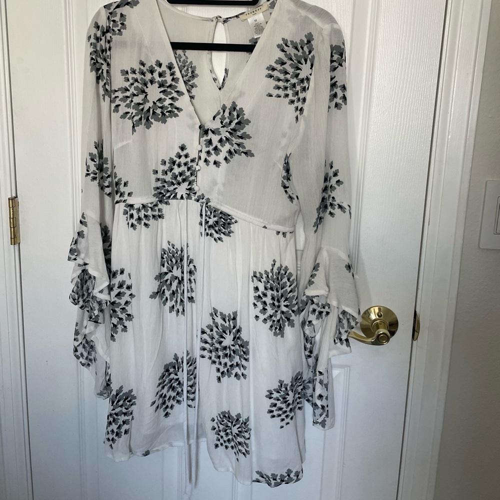White long sleeve dress